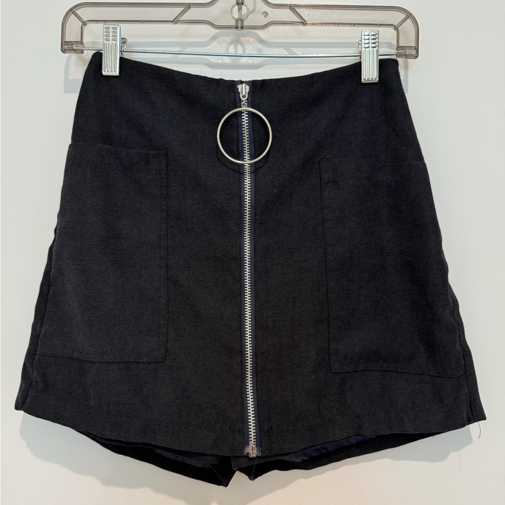 Chic Black Skirt with Zipper and Ring Accent
